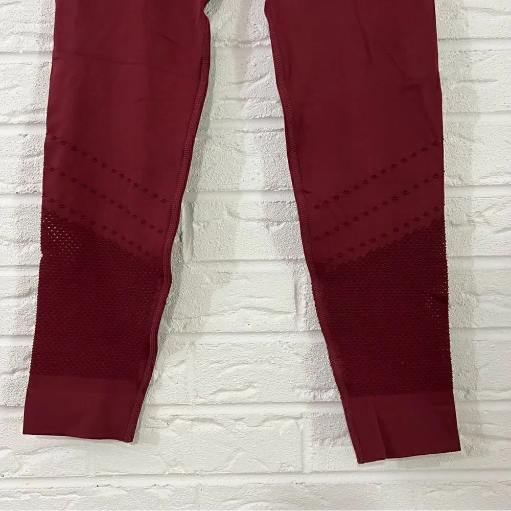 NWT Shefit Black Cherry Crossover Seamless Mesh Leggings Size Medium - Picture 6 of 11